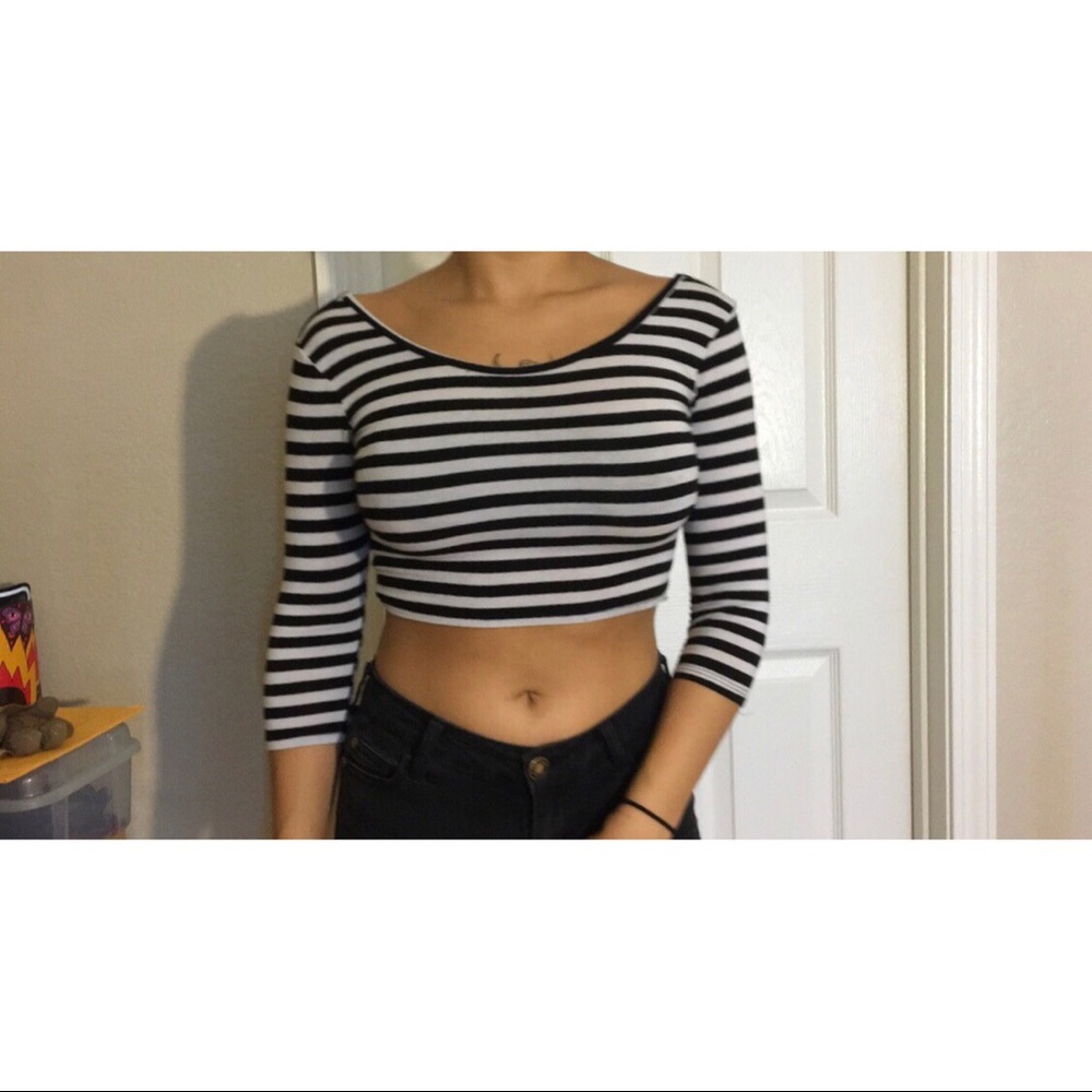 Back cross cross crop top